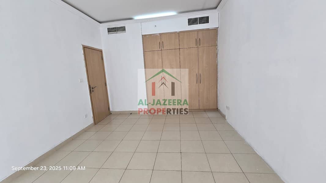 Large 2 BHK With Balcony || Chiller Free || Family Building || Near to Metro