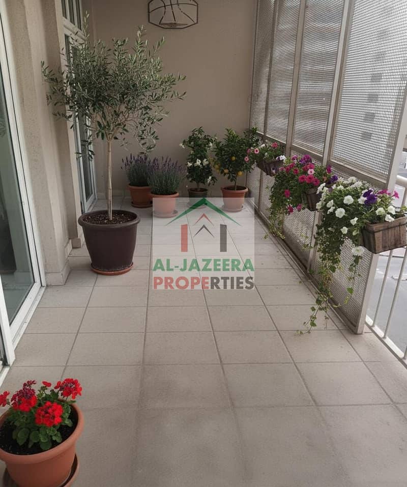 Large 2 BHK With Balcony || Chiller Free || Family Building || Near to Metro