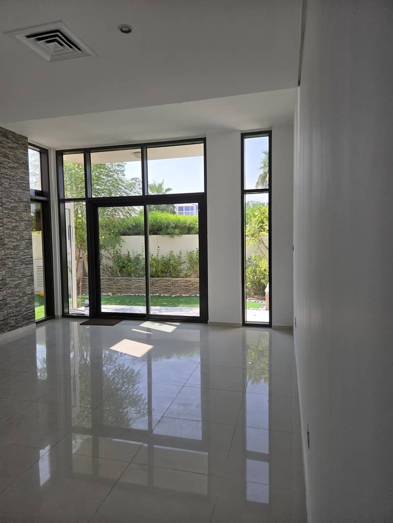 SINGLR-ROW 3BR Spacious VILLA, AMAZONIA - Image 7