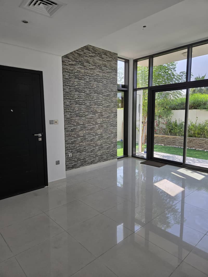 SINGLR-ROW 3BR Spacious VILLA, AMAZONIA - Image 8