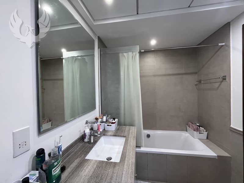 Unfurnished | Internal Facing | Modern |Landscaped - Image 11