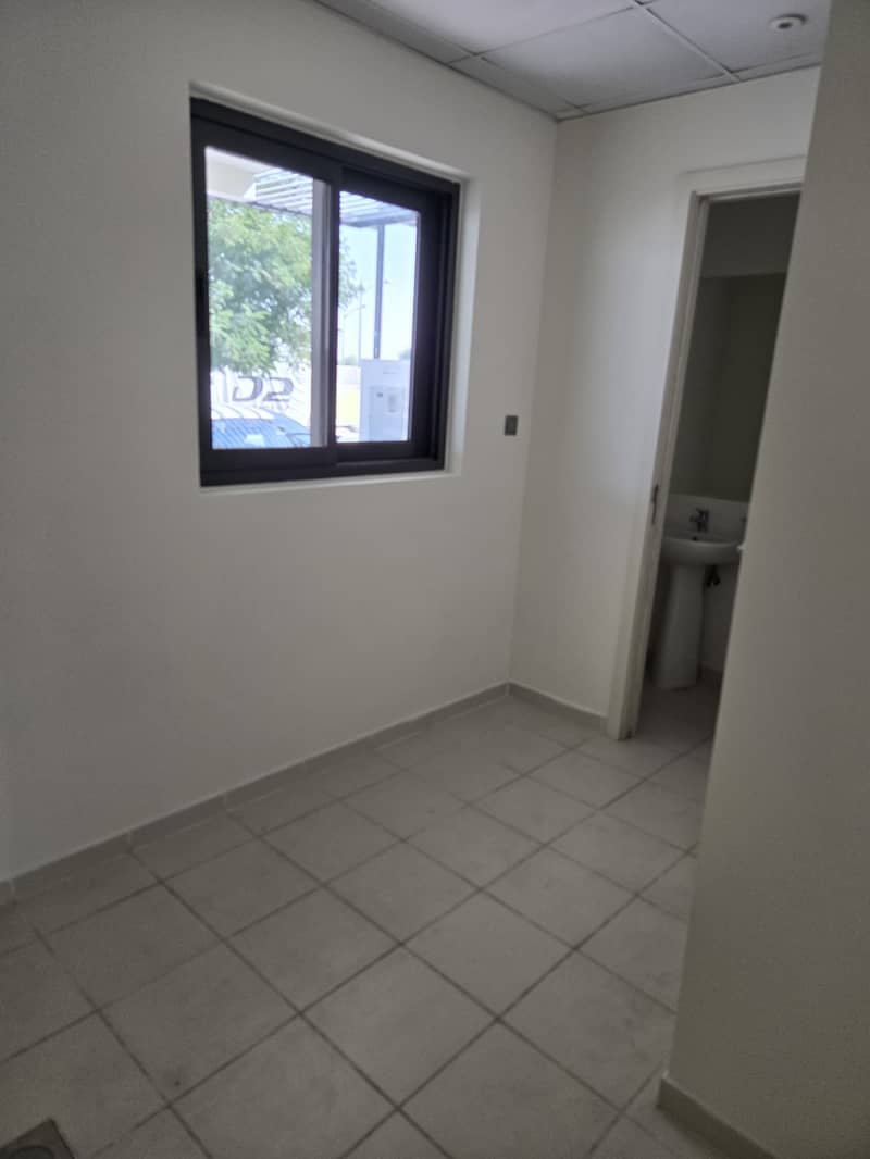 SINGLR-ROW 3BR Spacious VILLA, AMAZONIA - Image 15