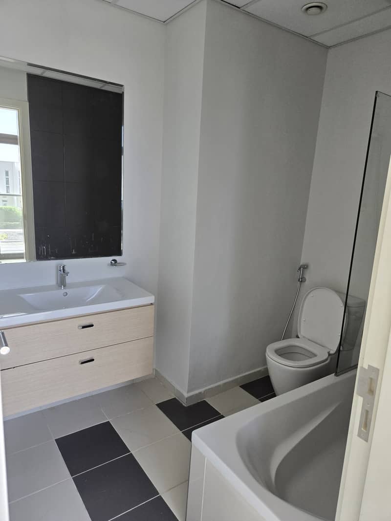 SINGLR-ROW 3BR Spacious VILLA, AMAZONIA - Image 17