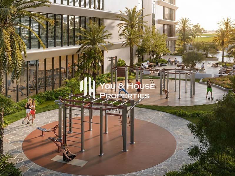 Luxurious Apartment | Beachfront living | Pool view - Image 10