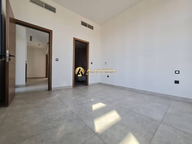 Exquisite 4BR Townhouse | Private Garden | Callnow - Image 10