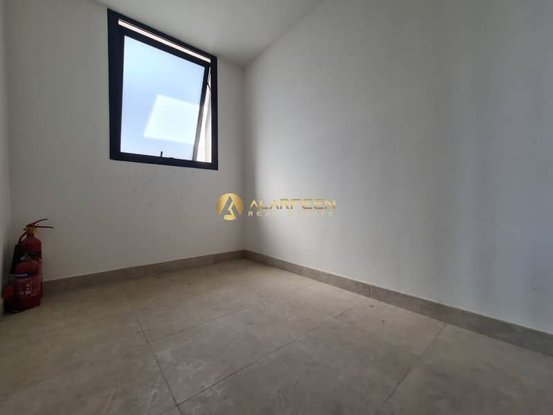 Exquisite 4BR Townhouse | Private Garden | Callnow - Image 13