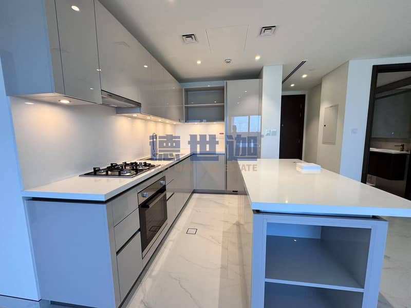 Rented/With Large Terrace/Pool View