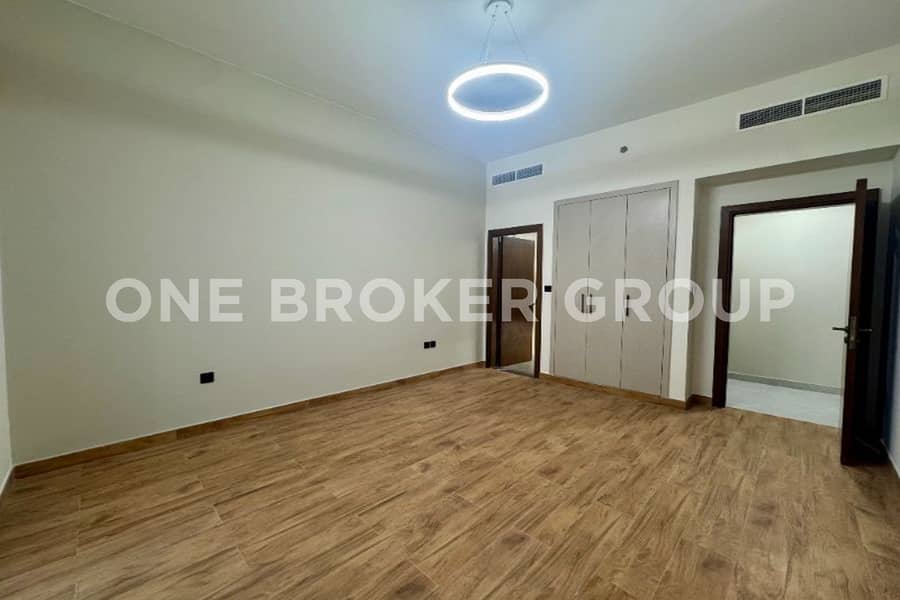 High Floor | Vacant On Transfer | Pool View - Image 8