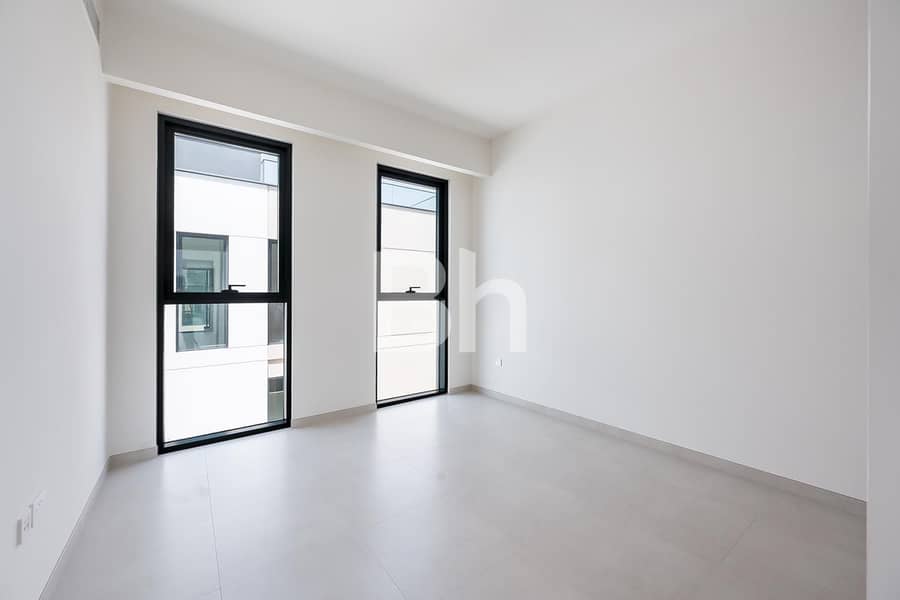 Brand New | Single Row | Dark Wood Style