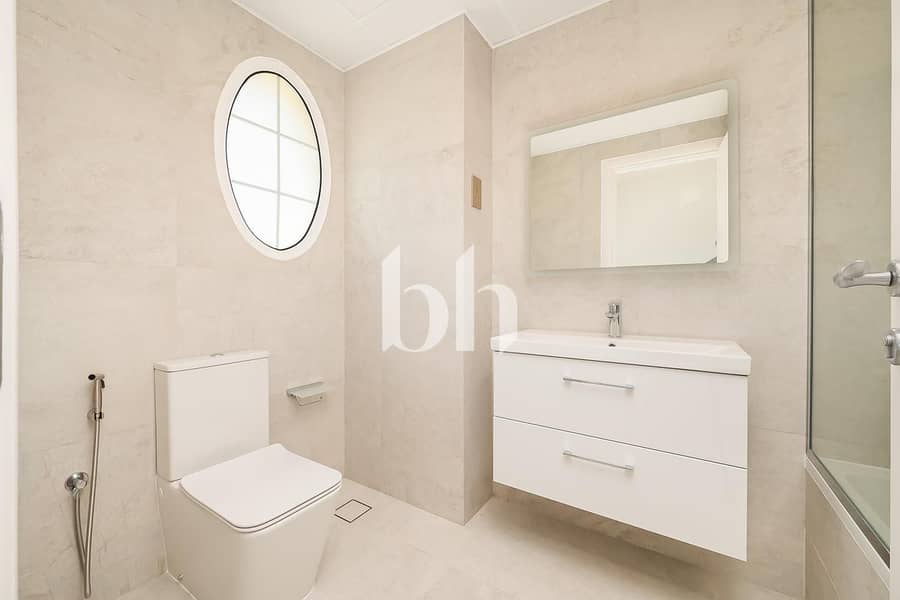 Private Green Area | Fully upgraded - Image 9