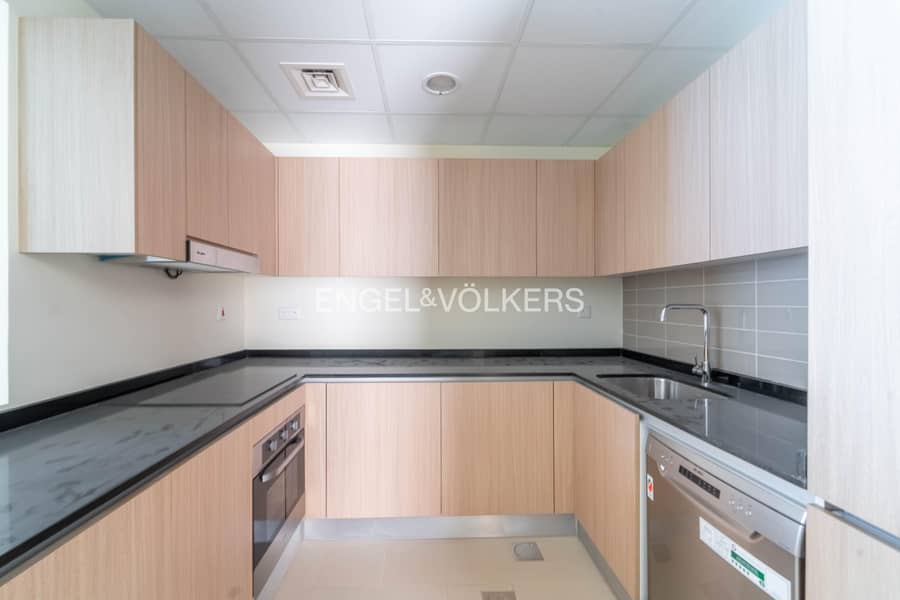 BRAND NEW | Spacious | Unfurnished | Vacant - Image 6