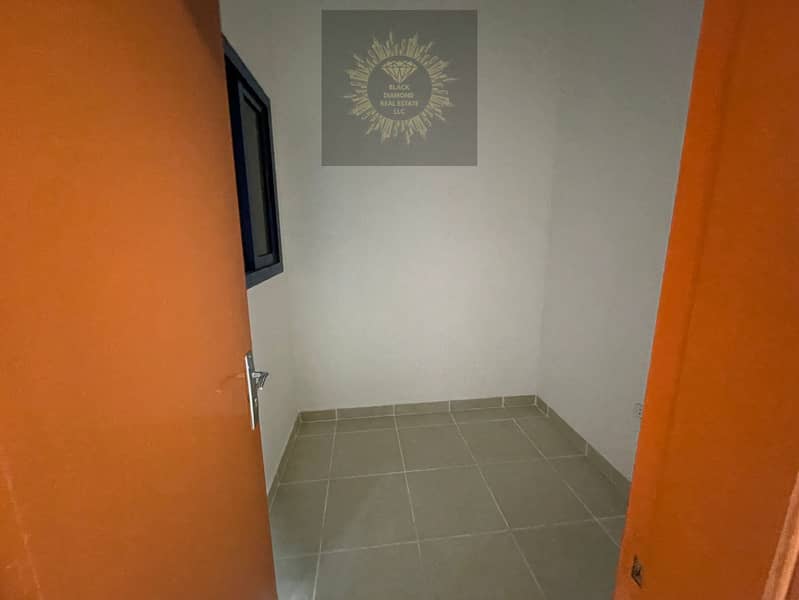 10 ae9fb781-90ac-4d6e-9ea8-76268057d69a. jpg