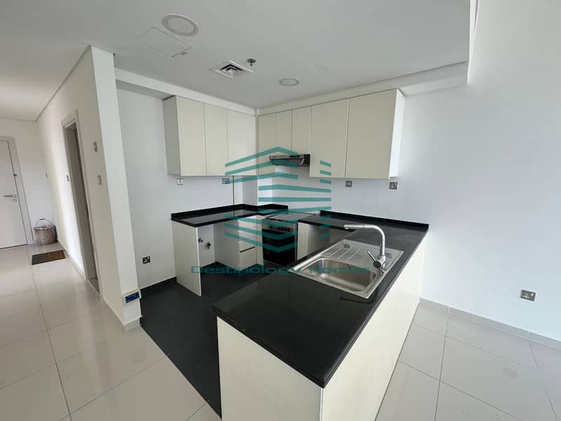 Vacant Corner Unit - Big One bedroom Unit For Sale