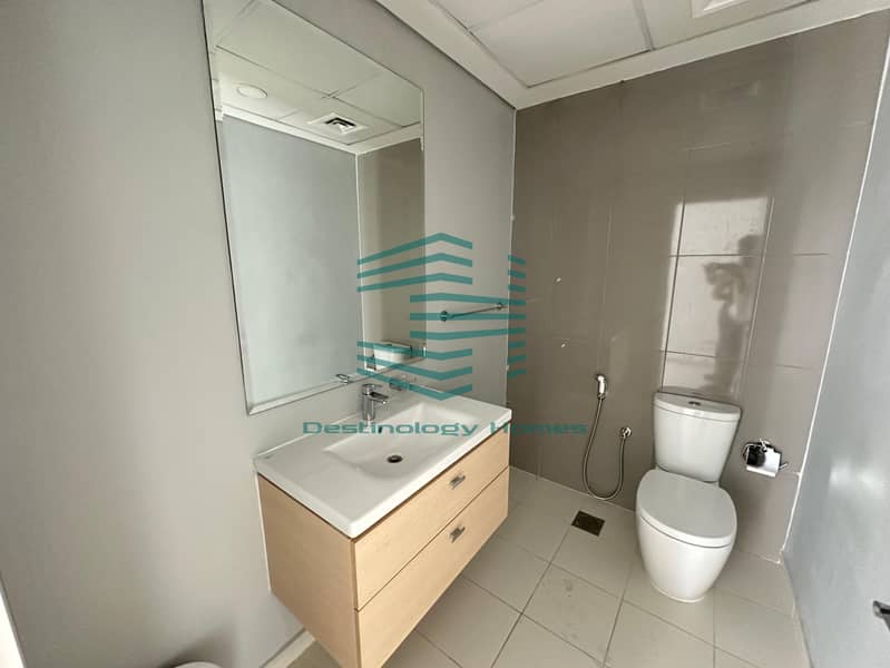 Vacant Corner Unit - Big One bedroom Unit For Sale - Image 13