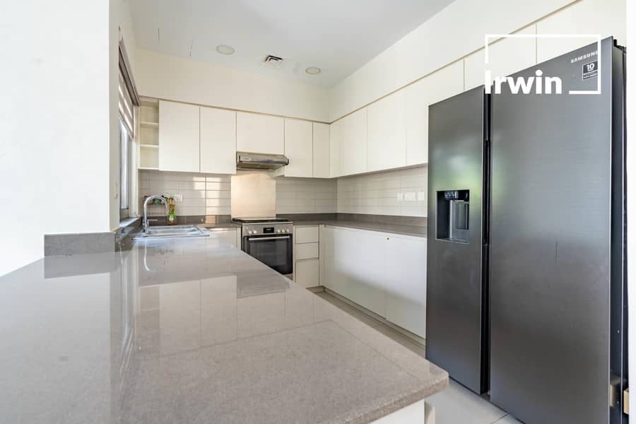 Upgraded | Vacant | UnFunrished - Image 6