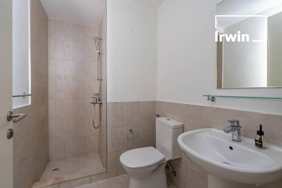 Upgraded | Vacant | UnFunrished - Image 16