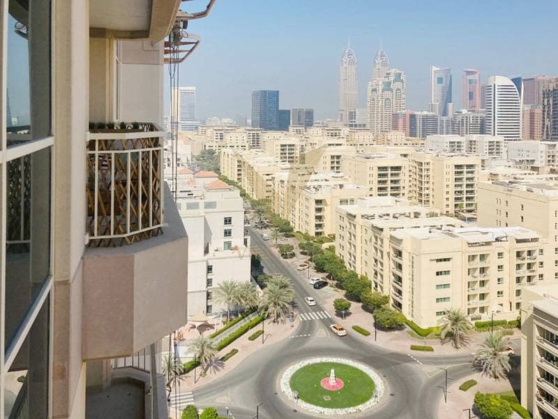 Modern 1 BR Apartment with Parking | Mosela Views