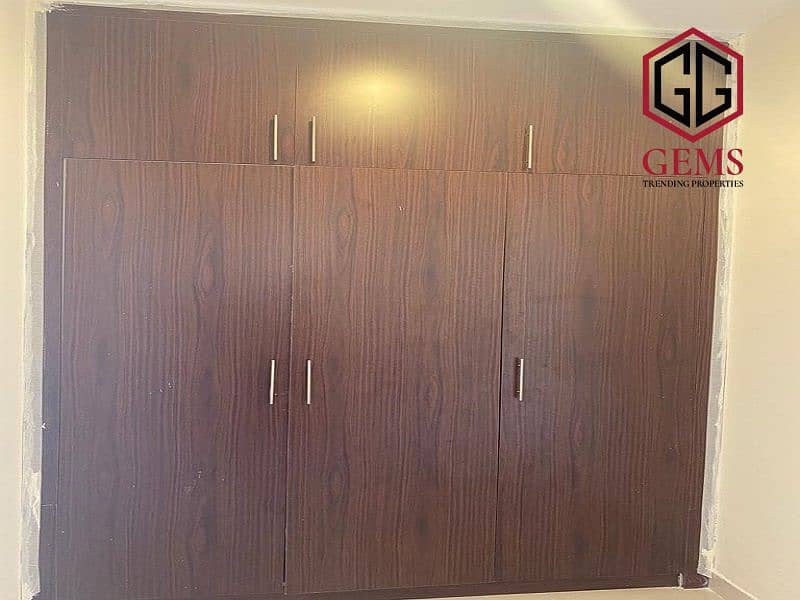 HUGE AREA | GROUND FLOOR | SERVANT BLOCK | GARDEN - Image 8