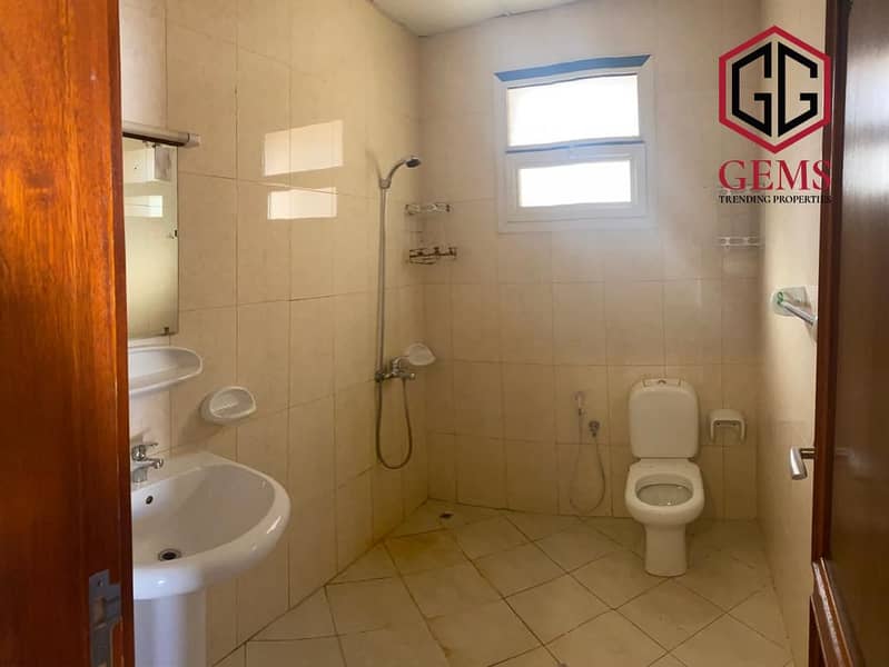 HUGE AREA | GROUND FLOOR | SERVANT BLOCK | GARDEN - Image 10