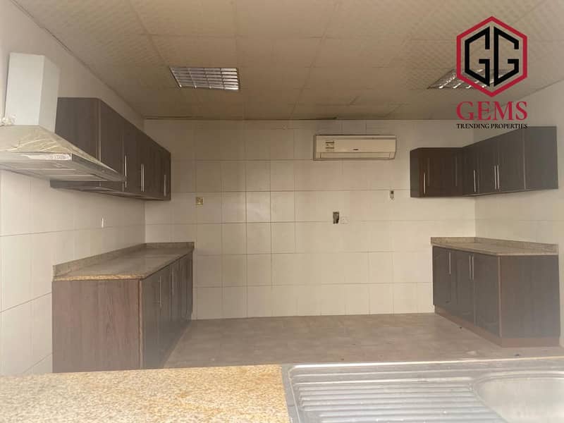 HUGE AREA | GROUND FLOOR | SERVANT BLOCK | GARDEN - Image 11