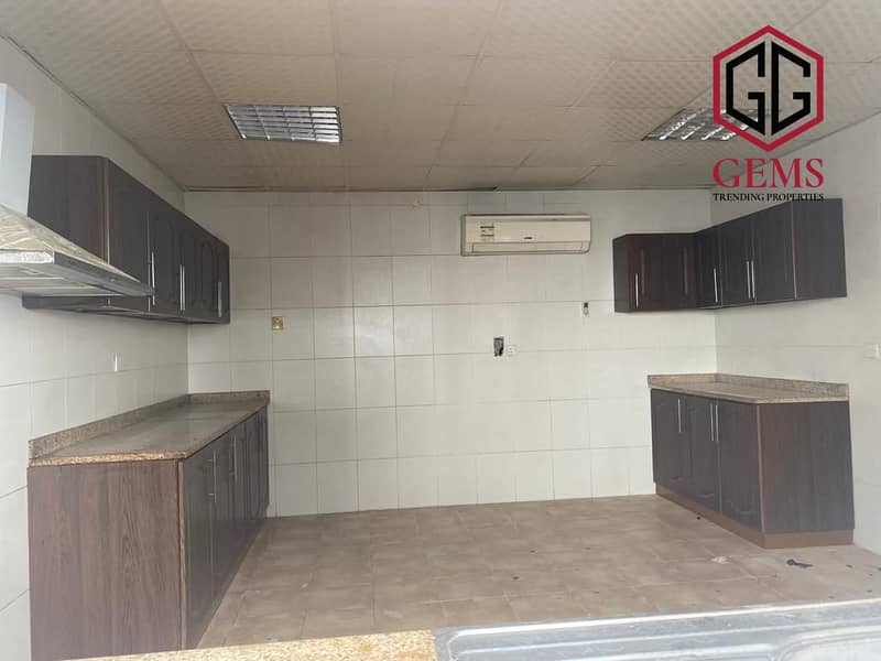 HUGE AREA | GROUND FLOOR | SERVANT BLOCK | GARDEN - Image 12