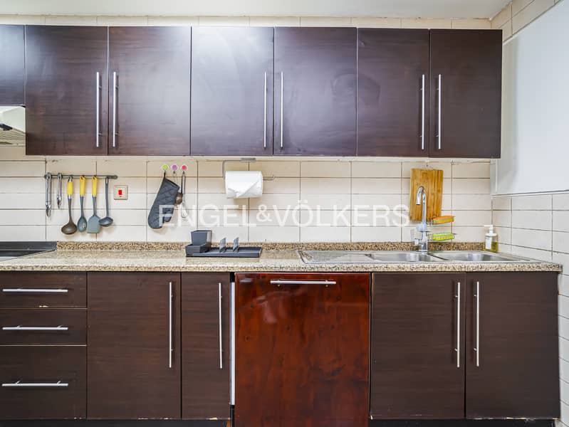 Fully Furnished | Upgraded | Spacious - Image 10