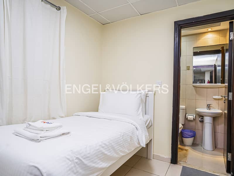 Fully Furnished | Upgraded | Spacious - Image 26