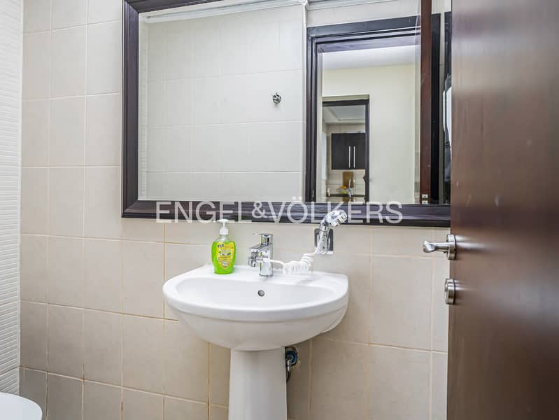 Fully Furnished | Upgraded | Spacious - Image 30