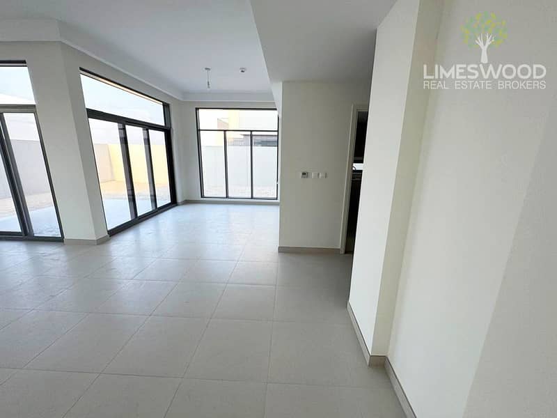 Modern 4BR Villa | with Kitchen Appliances