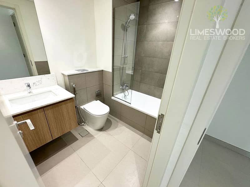 Modern 4BR Villa | with Kitchen Appliances - Image 11