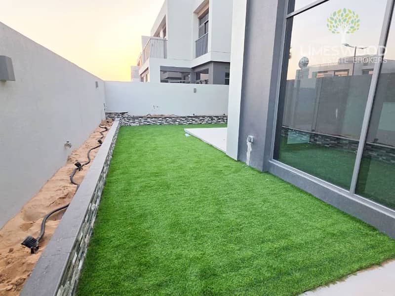 Modern 4BR Villa | with Kitchen Appliances - Image 13