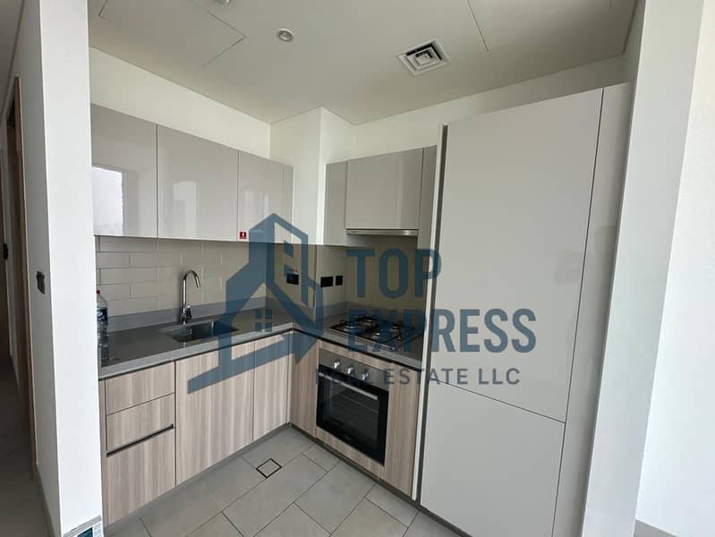 Elegant 1Bedroom + Study | Burj Khalifa & Downtown Views | Laundry Room || Ready to Move