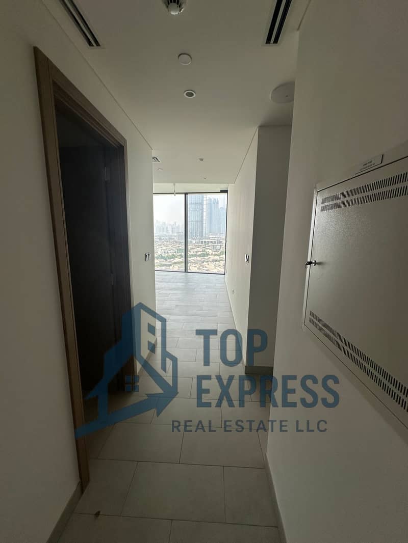 Elegant 1Bedroom + Study | Burj khalifa & community Views | Laundry Room | Unfurnished