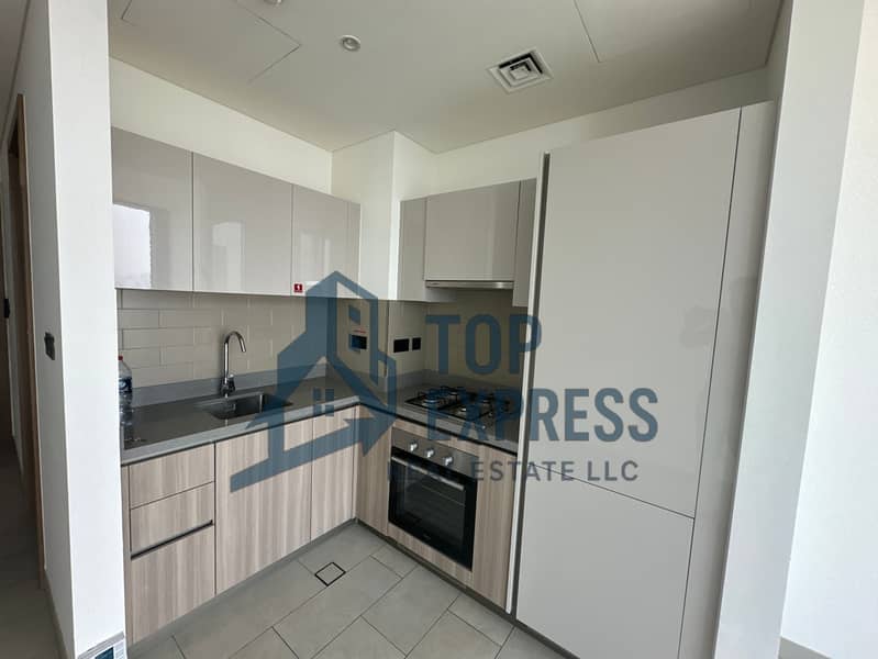 Elegant 1Bedroom + Study | Burj khalifa & community Views | Laundry Room | Unfurnished