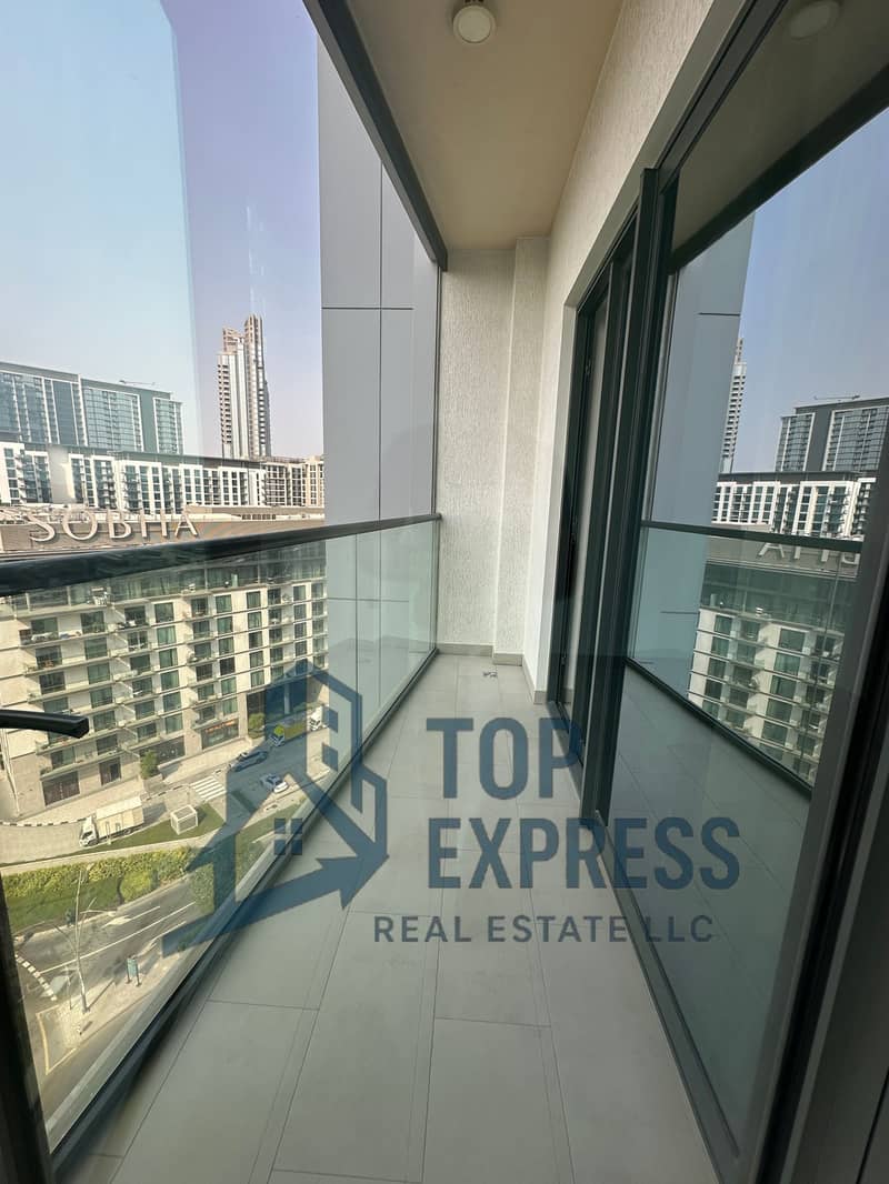 Elegant 1Bedroom + Study | Burj khalifa & community Views | Laundry Room | Unfurnished - Image 7