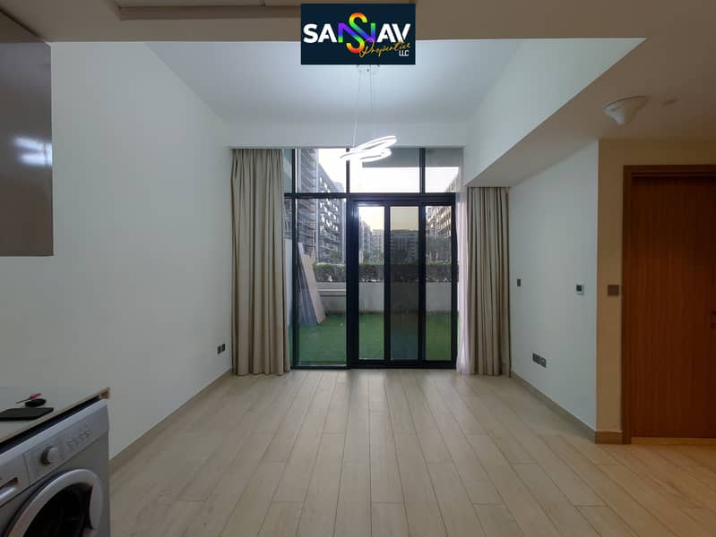 Huge Spacious luxurious ac free with all amenities free fully furnished