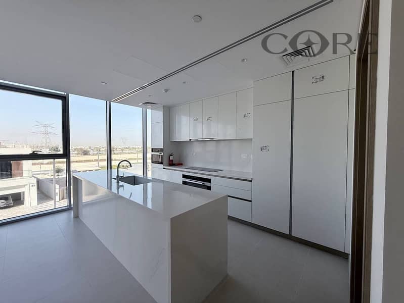 3BR+MAID I MIDDLE FLOOR I VACANT