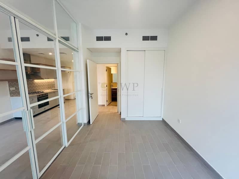 Modern Kitchen - Up to 04 Cheques - Available