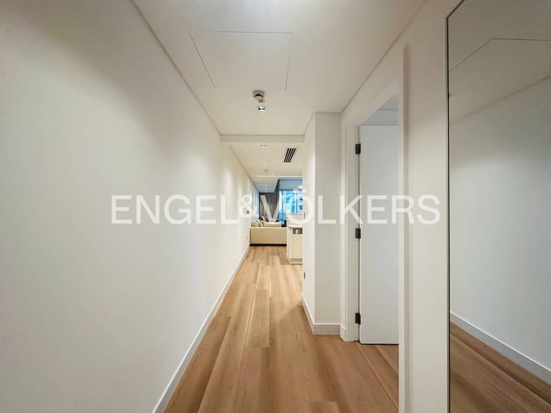 Upgraded | Fully Furnished | Sea View | Vacant - Image 10