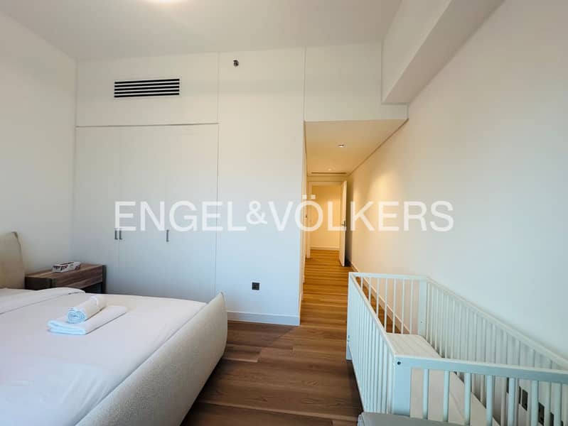 Upgraded | Fully Furnished | Sea View | Vacant - Image 13