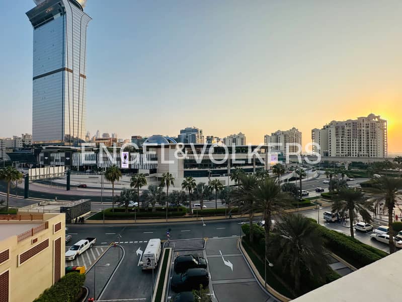 Upgraded | Fully Furnished | Sea View | Vacant - Image 22