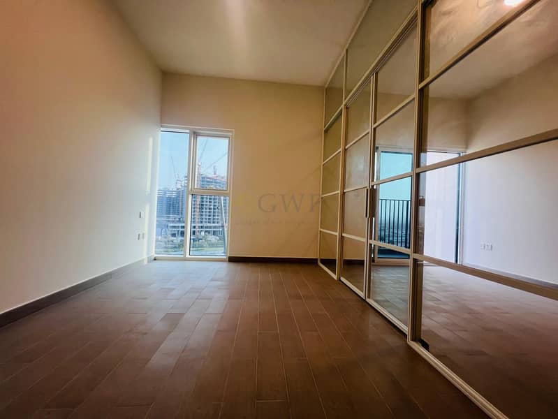 Modern Kitchen - Up to 04 Cheques - Available