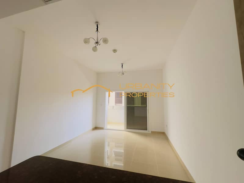 Prime Location | Vacant | Large Layout - Image 11