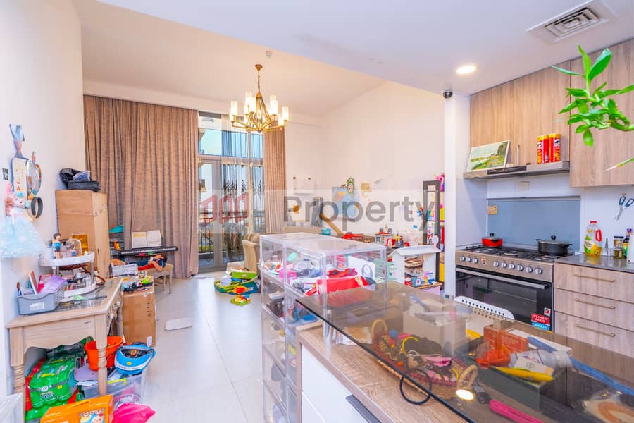 Pool View | Prime Location | Great Investment