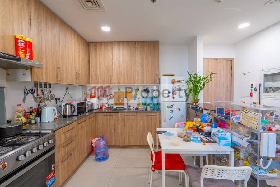 Pool View | Prime Location | Great Investment - Image 6