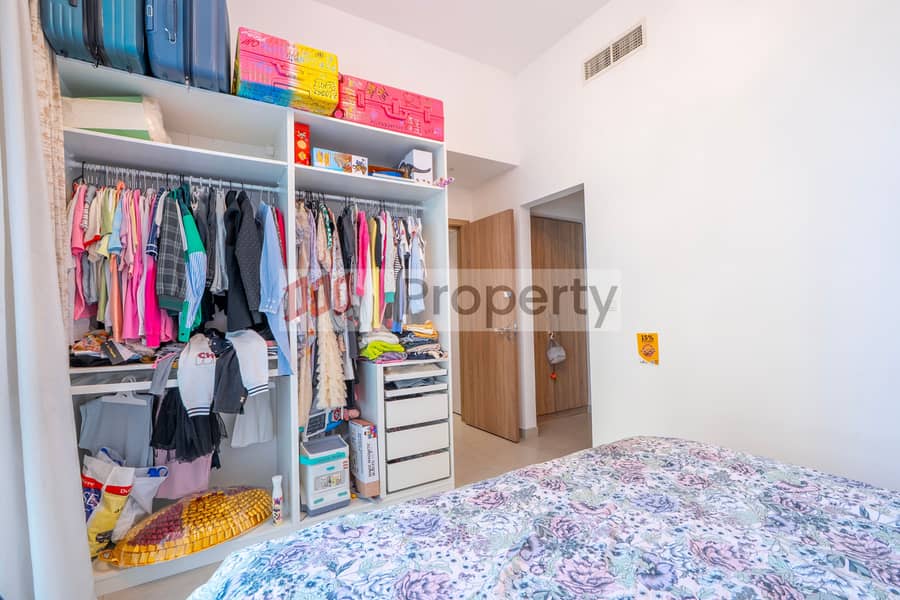 Pool View | Prime Location | Great Investment - Image 11