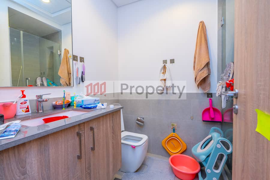 Pool View | Prime Location | Great Investment - Image 13