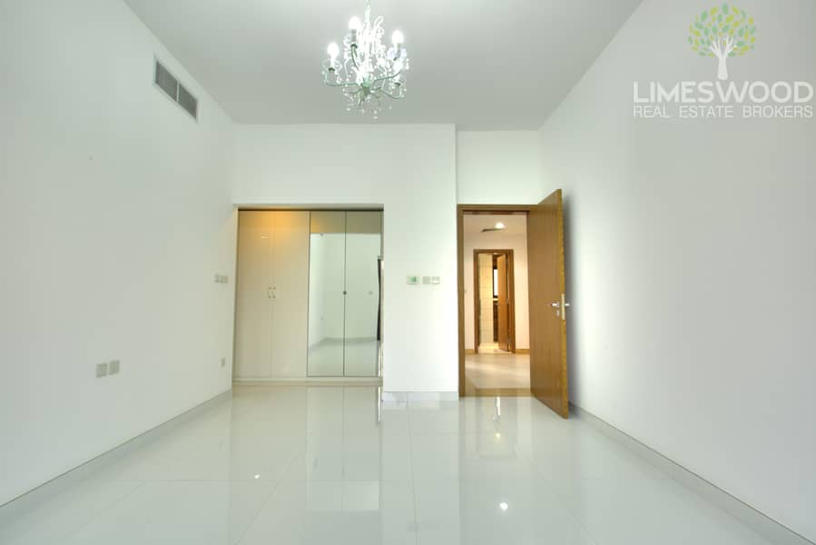 Very well maintained 5 Bedroom villa | 282k - Image 17