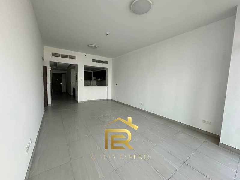 FRAM VIEW /2 PLUS MAID /LARGE LAYOUR /NEXT TO METRO /