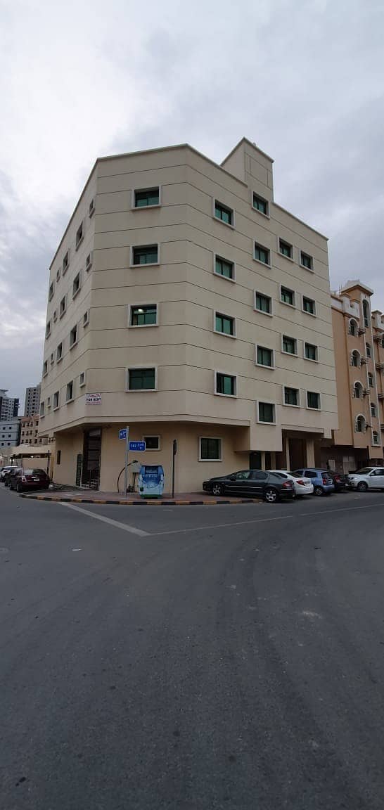 بناء مستأجر بالكامل للبيع مع 10 ٪ من الدخل بناء مستأجر بالكامل للبيع مع 10 ٪ من الدخل